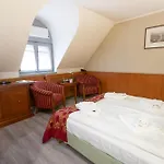 涅格斯温泉高级酒店 莫诺尔